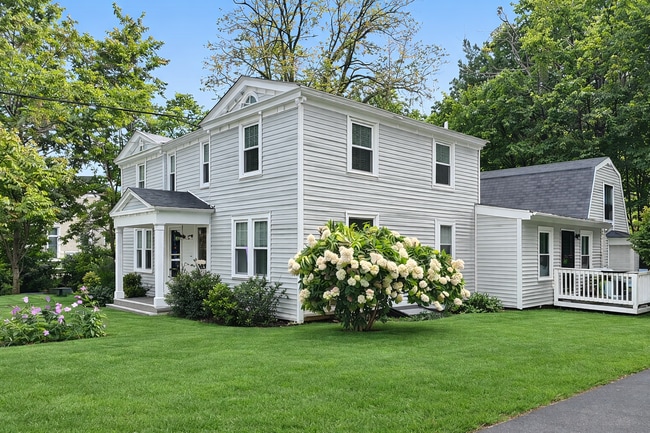 Building Photo - 22 Fletcher St Unit 22 Fletcher Street