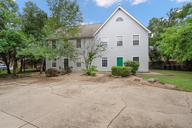 Photo - 2908 Whisper Oaks Ln