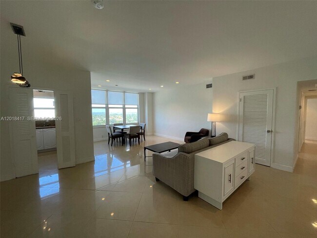 Photo - 4747 Collins Ave Unit 1102