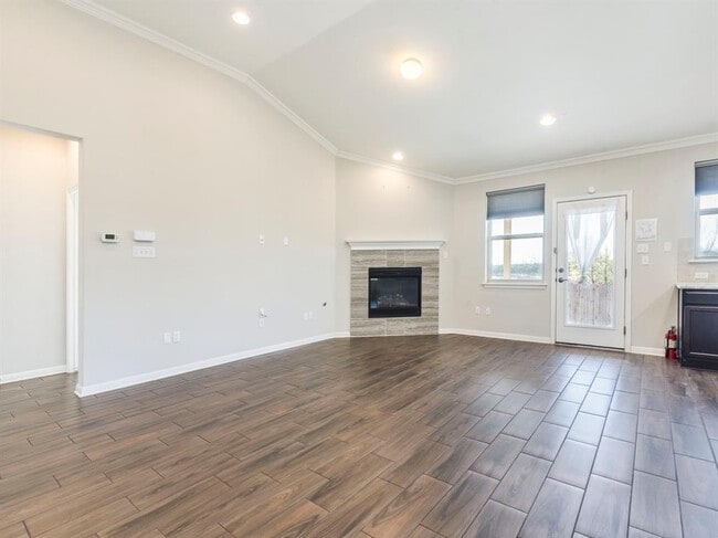 Photo - 6829 Banff Cv