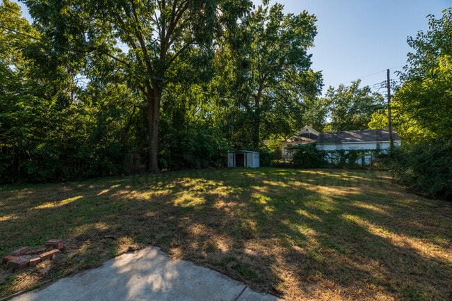 Photo - 703 S Dellrose St