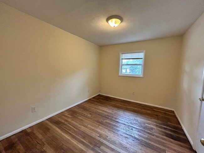 Photo - 315 Brackin St