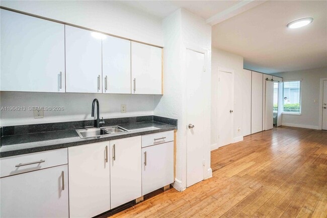 Photo - 7325 Carlyle Ave Unidad 8