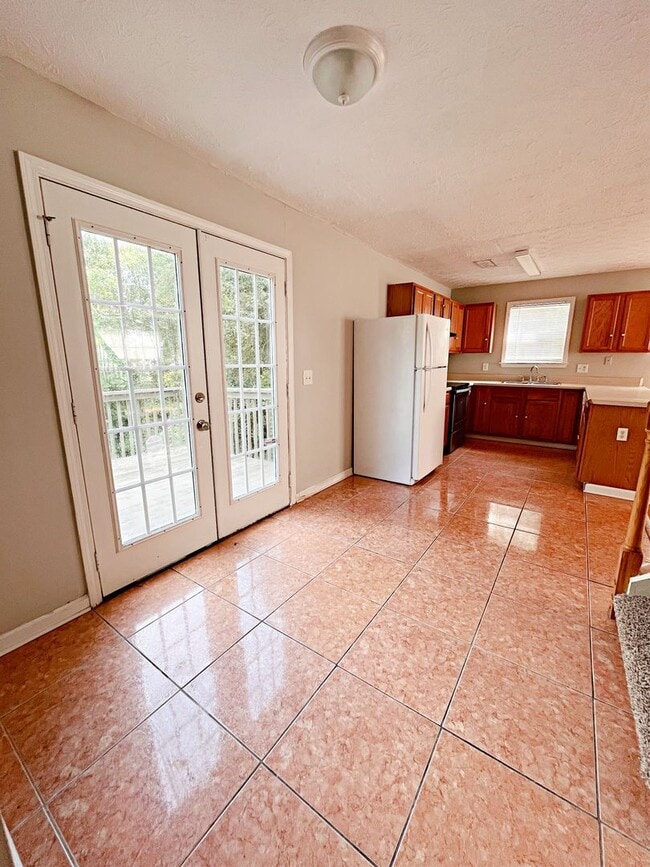 Photo - Charming 3 Bedroom Home