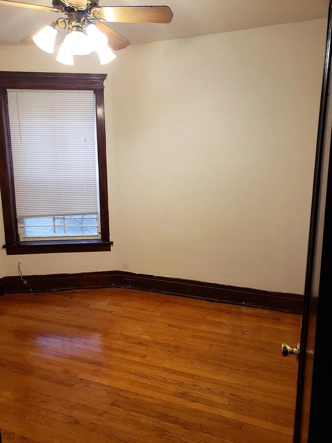 Photo - 5836 N Glenwood Ave Unit 1