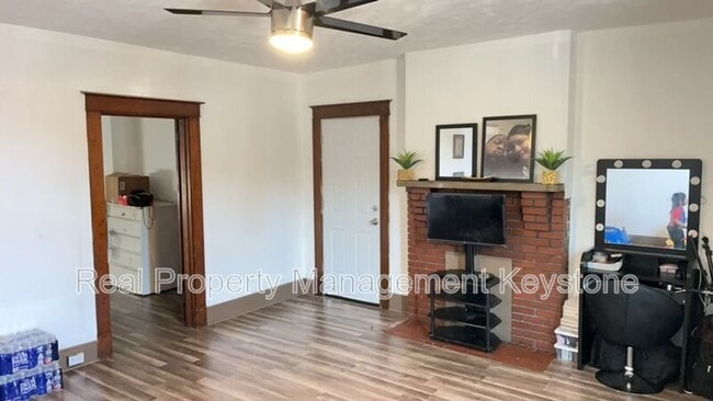 Photo - 1247 Chartiers Ave Unidad 3 (2nd Floor Left)