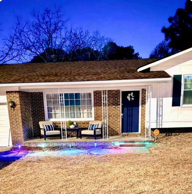 Building Photo - 758 Amber Dr