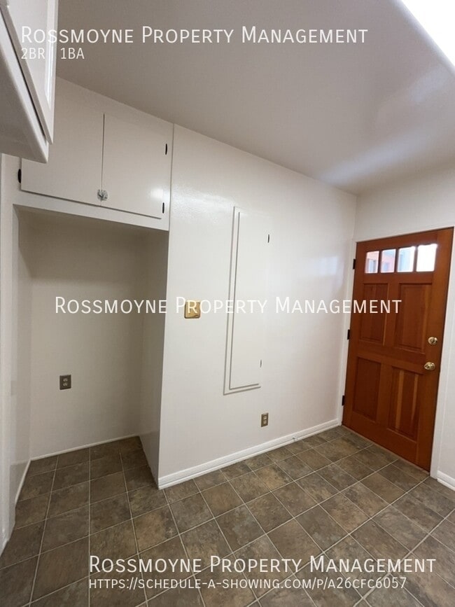 1939 N Hollywood Way Unit A