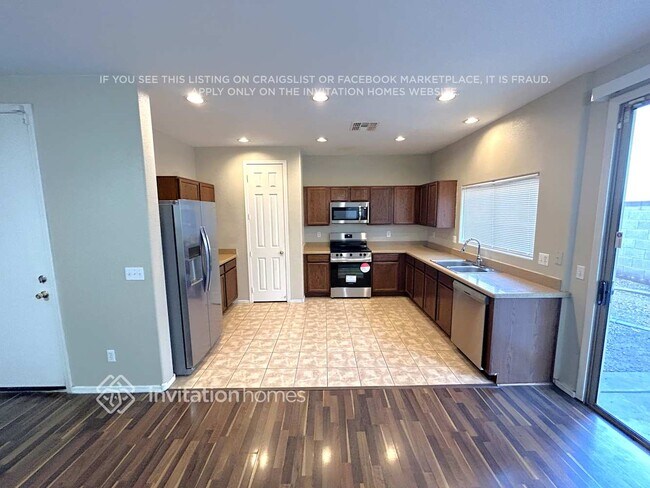 Photo - 6446 W Valencia Dr