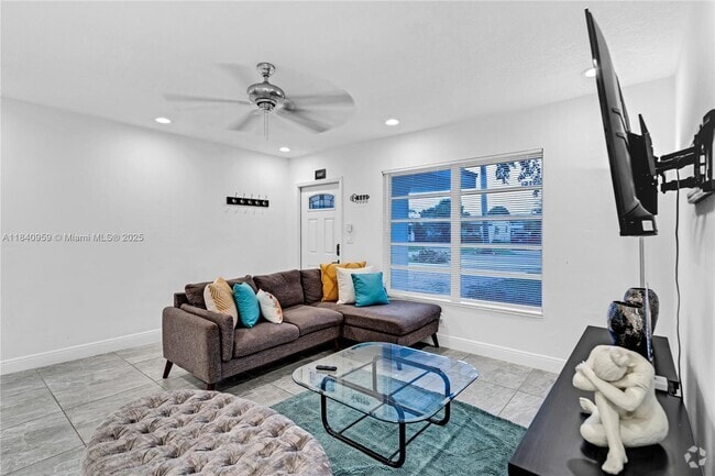 Building Photo - 1165 SW 4th Terrace Rental