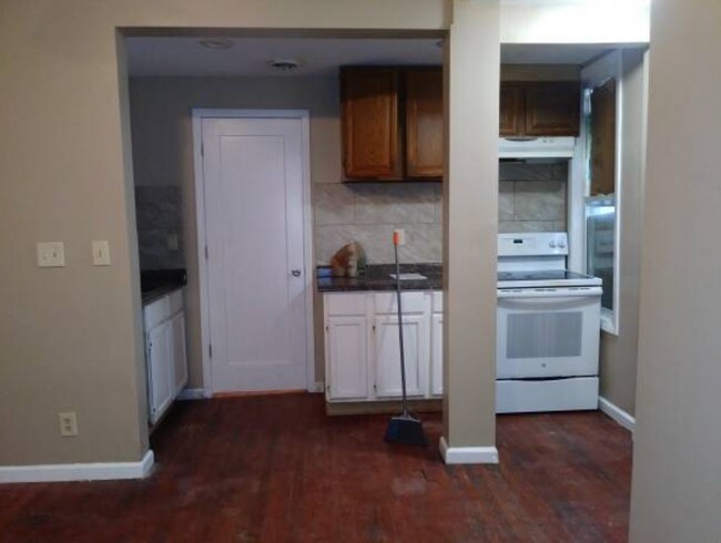 Photo - 677 Lowry Ave NE