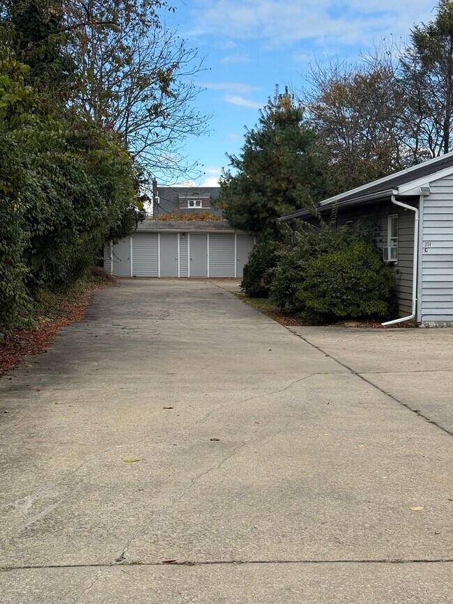 Photo - 251 Davis Ave