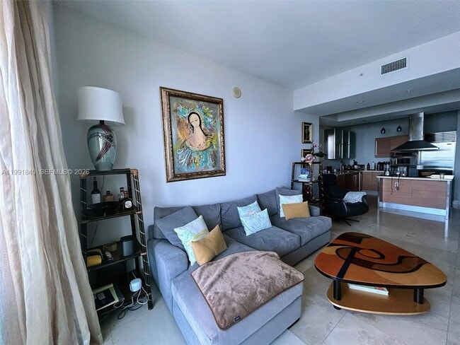 Photo - 218 SE 14th St Unit TS303