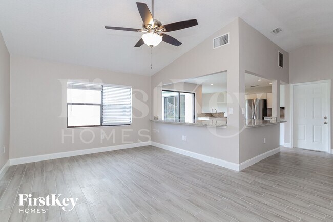 Photo - 1013 Dartmoor Pl