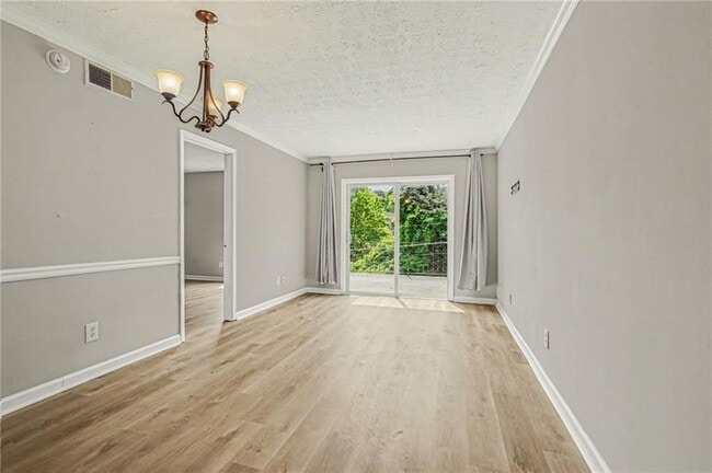 Photo - 2805 Northeast Expy