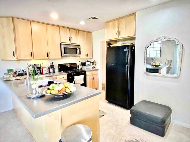 Photo - 406 Crestview Dr