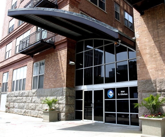 Building Photo - 500 S Clinton St Unit 325