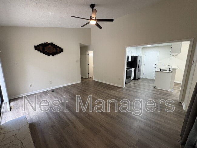 Photo - 491 Oates Dr