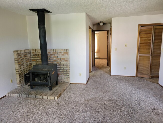 Photo - 140 Hotchkiss Ave