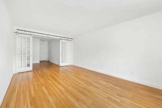 Photo - 153 Bennett Ave Unidad Bennett Avenue