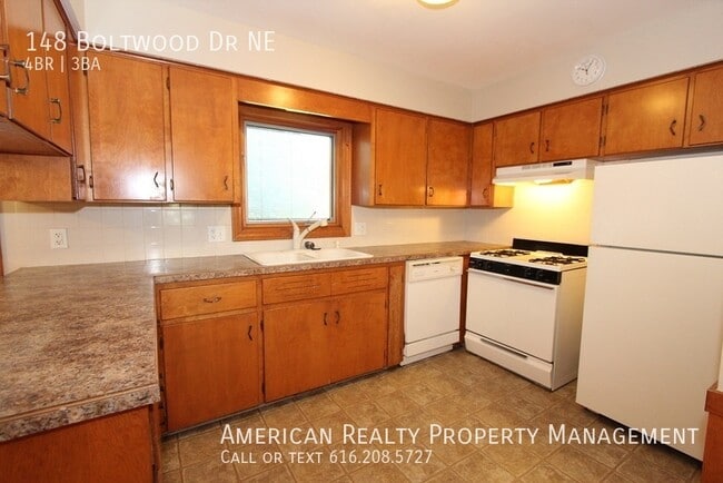 Photo - 148 Boltwood Dr NE