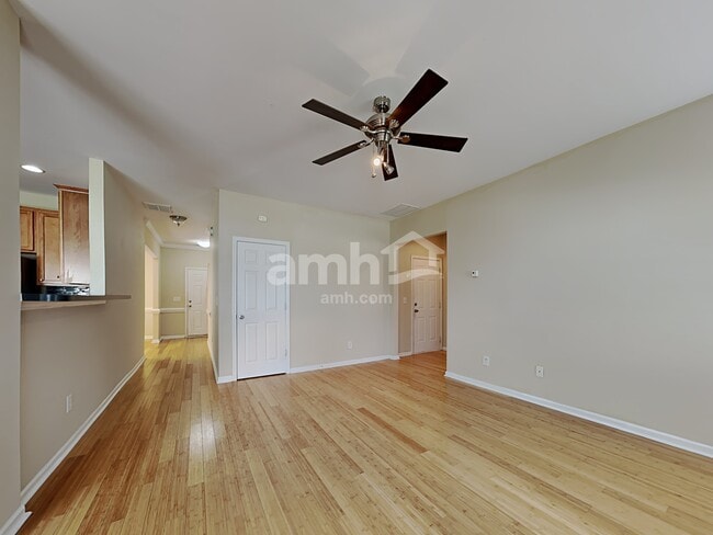Photo - 6352 Hedgewood Ln