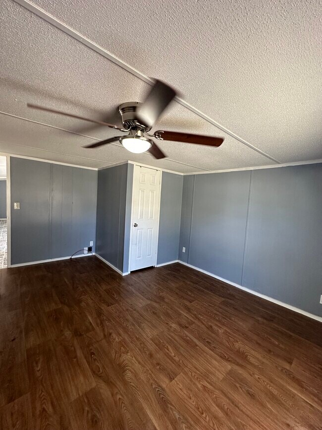 Photo - 122 Marsha St