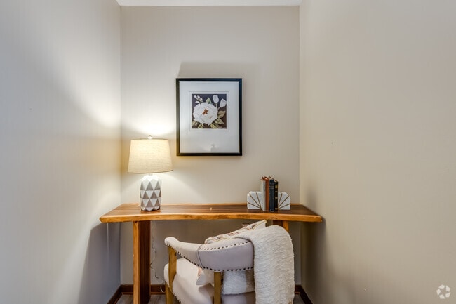 Nook in Living Room - Harbor Ridge Apartments