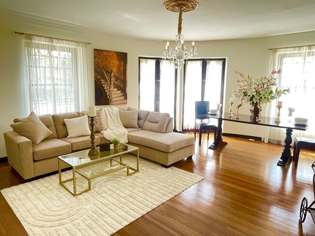 Los Altos Apartments