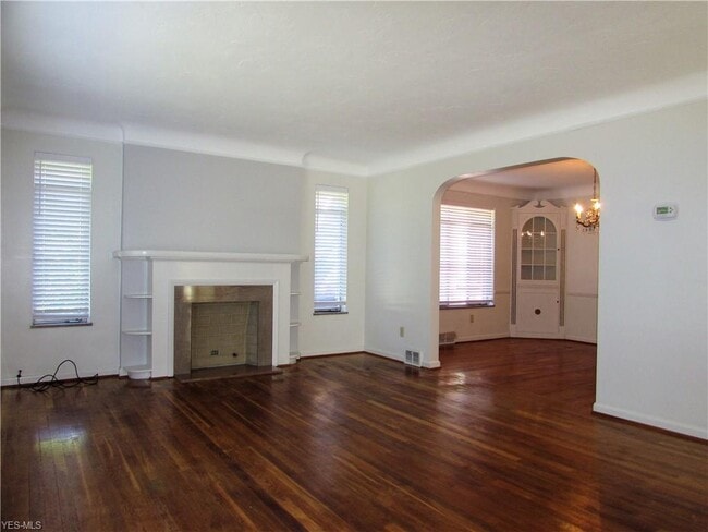 Spacious Living Room overlooking Lake Ave - 11509 Lake Ave Unit Down