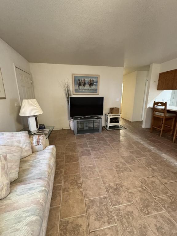 Photo - 6615 Nielsen Way