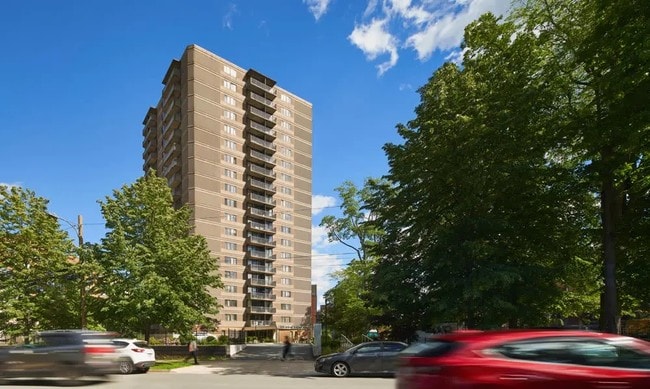 Building Photo - Spring Garden