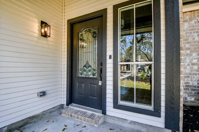 Photo - 21 Edgewood Forest Ct
