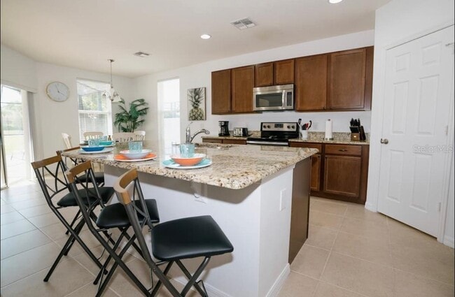 Photo - 957 Suffolk Pl