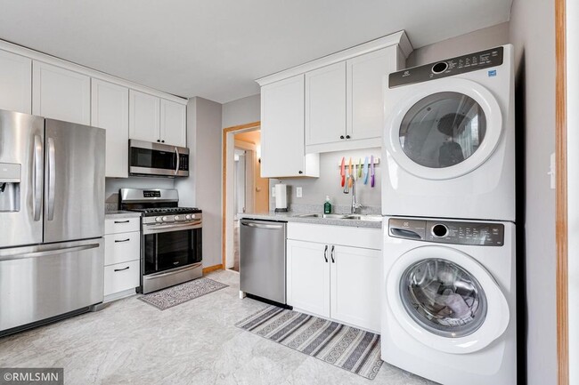 Photo - 1113 26th Ave NE Unidad 2