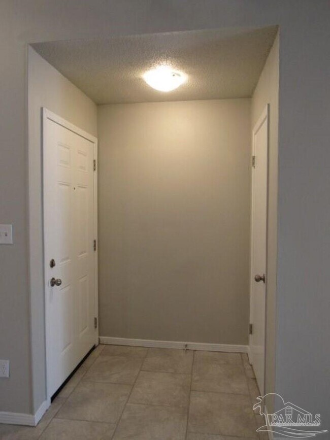 Photo - 8411 Country Walk Dr