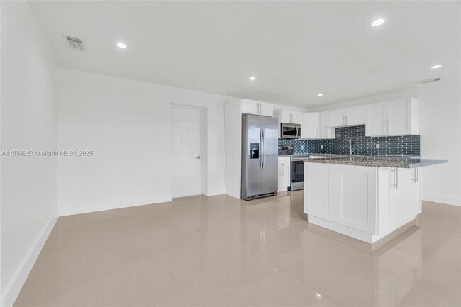 Photo - 5520 SW 91 Ave