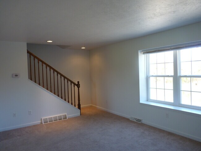 Photo - 242 Fairground Rd