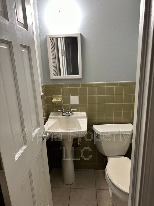 Photo - 605 Kenmore Dr