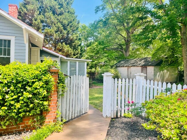 Photo - Main Street Craftsman Charmer!