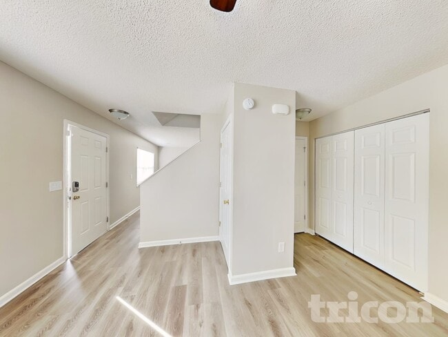 Photo - 540 Halleck Ln