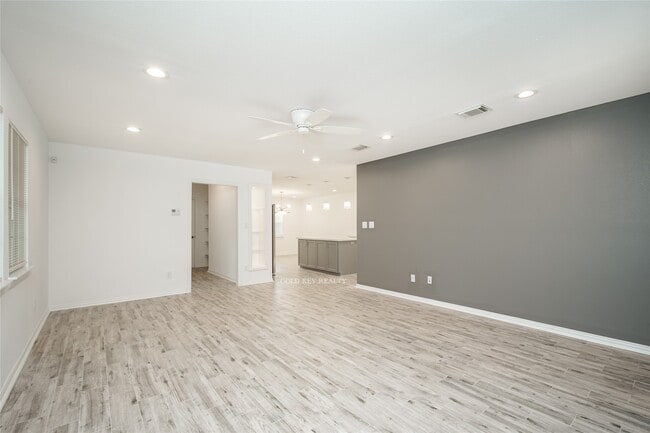 Photo - 218 Ishmeal St