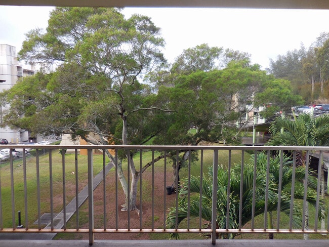 Building Photo - 95-2051 Waikalani Pl Unit E304