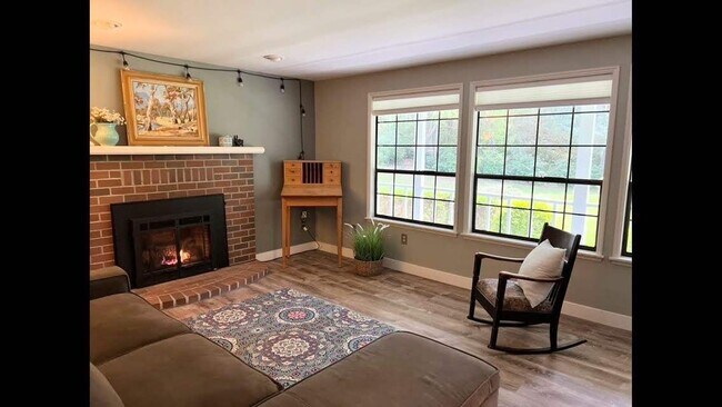 Photo - Lovely 4 Bedroom Home on Fox Island