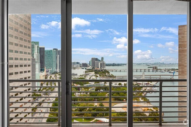 Building Photo - 325 S Biscayne Blvd Unit 3222 Rental