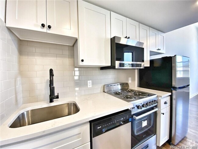 Building Photo - 39 Wall Street Unit 10 Rental