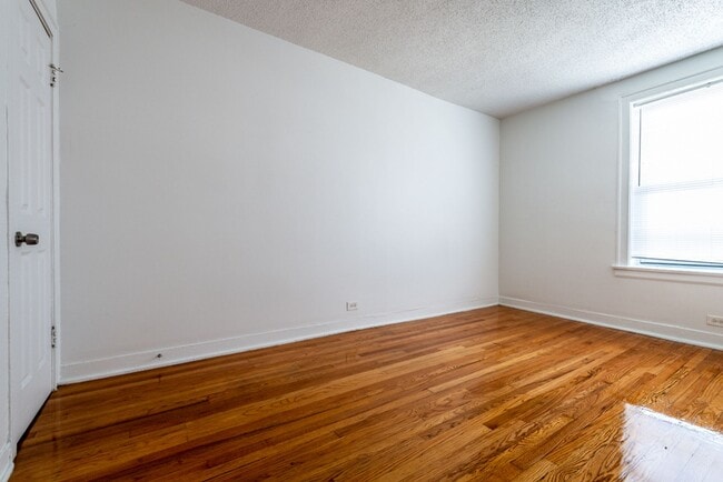 Photo - 7800 S Jeffery Blvd Chicago, IL 60649