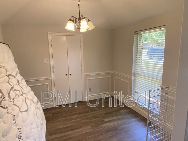 Photo - 1902 Camellia St