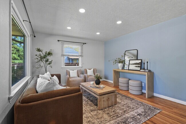 Photo - 3209 W Plant Dr