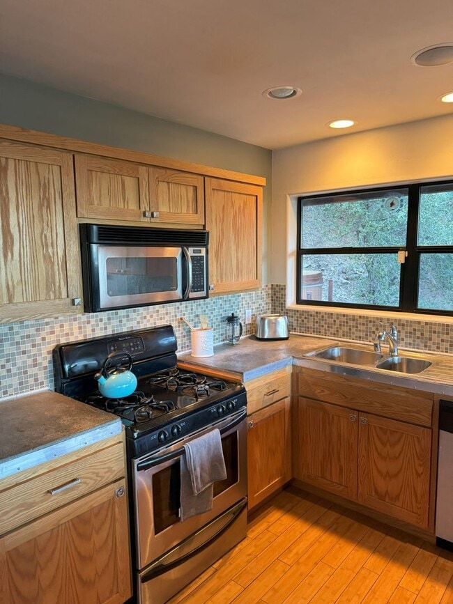 Photo - 2-Bed, 1-Bath Mountain Cabin Retreat with ...